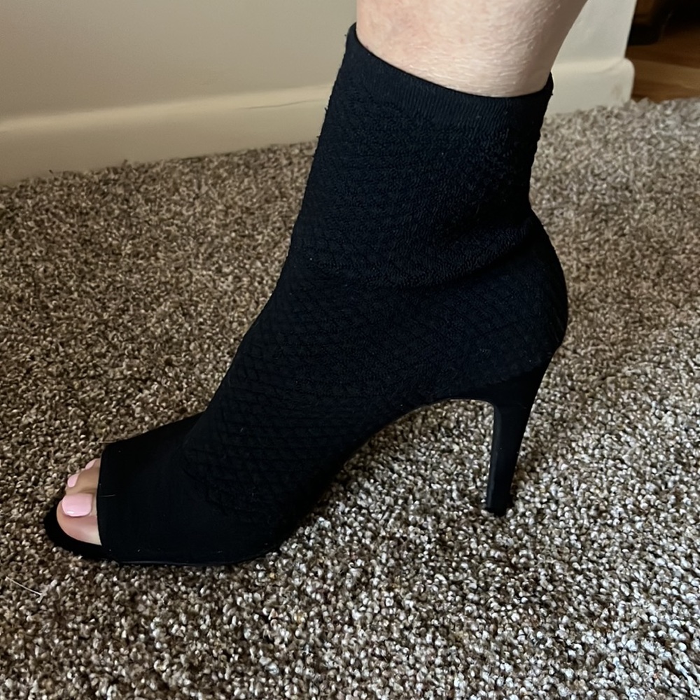 INC RIELEE BLACK 🖤FABRIC BOOTIES Sz 10 - Picture 4 of 8